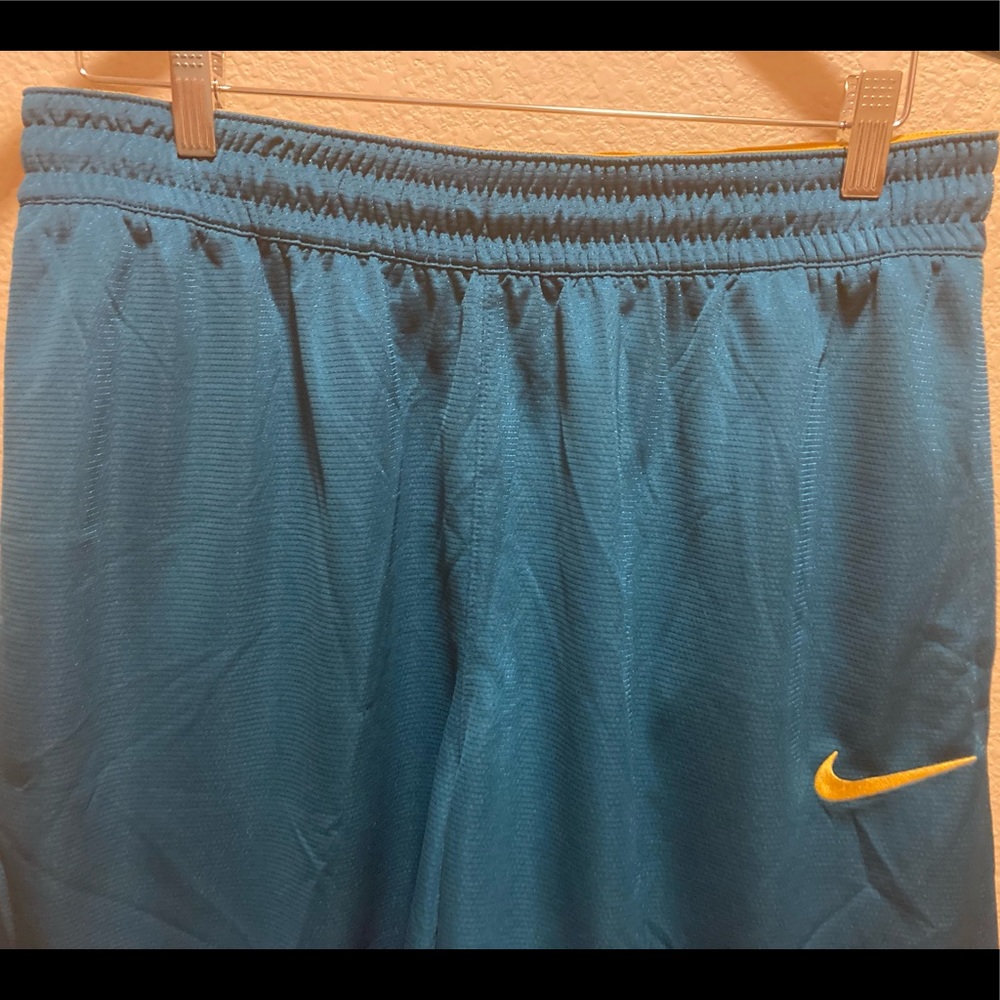 New Nike Basketball Shorts Green Gold Size L - Picture 3 of 9